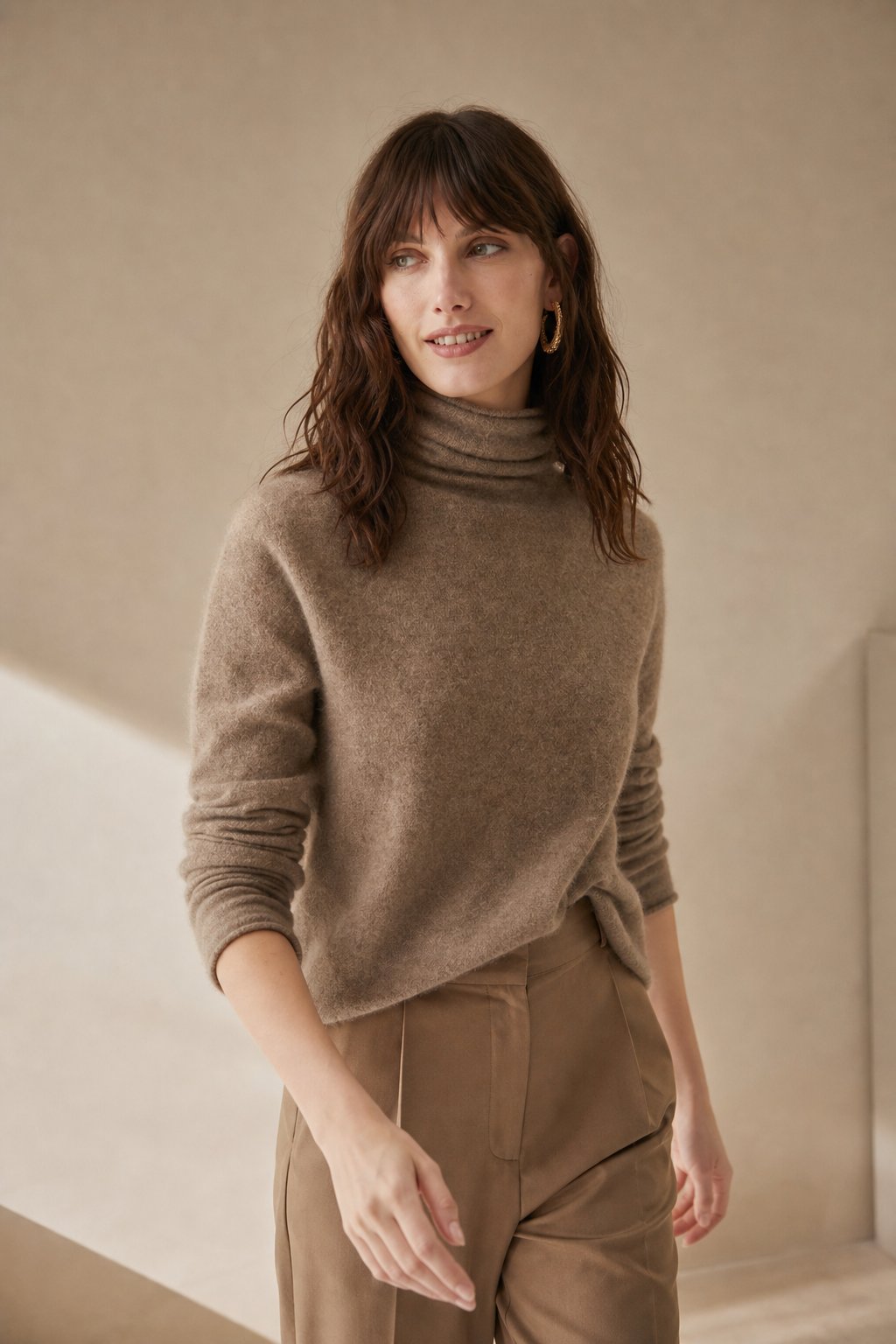 Halle | Brushed Slim Fit Cashmere Turtleneck Sweater - View 2