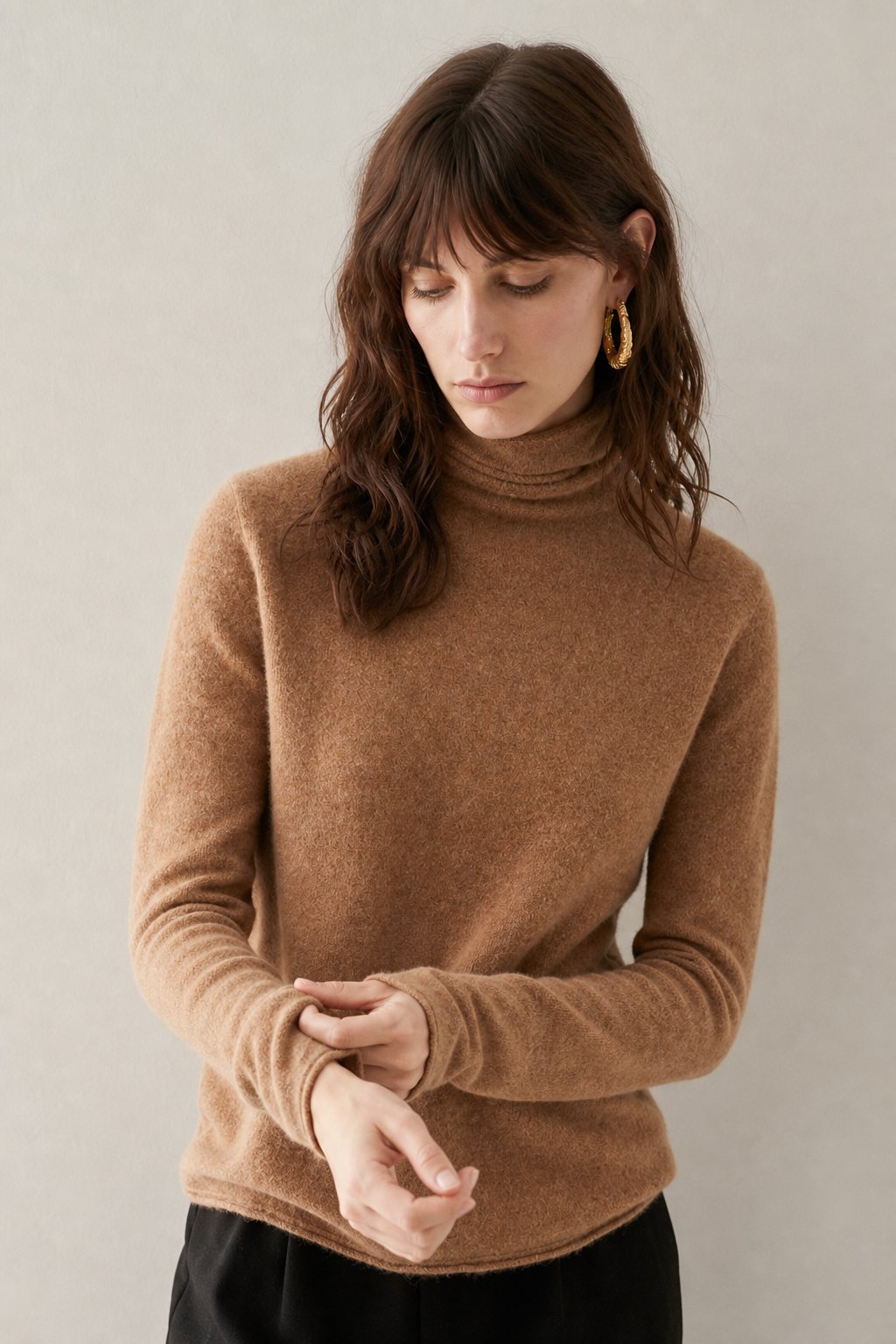 Halle | Brushed Slim Fit Cashmere Turtleneck Sweater - View 4