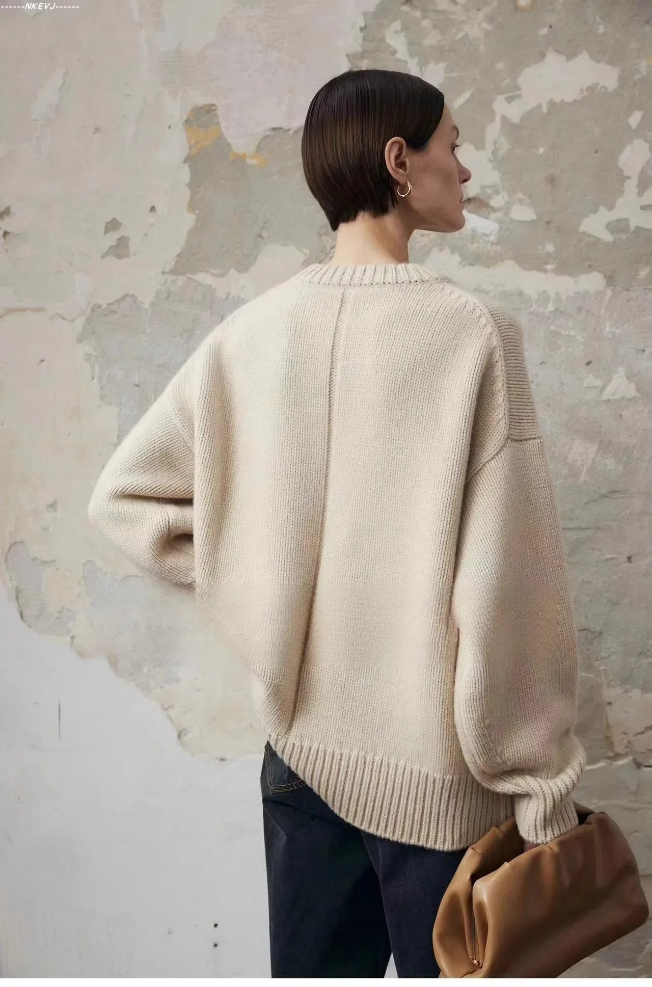Ilse | Oversized Pure Cashmere Crew Neck Knit Sweater - View 14