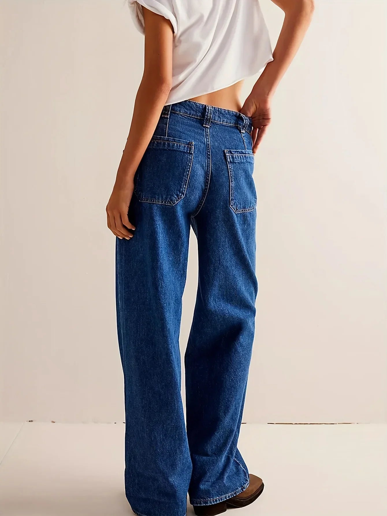 Noor | High Waist Patch Pocket Wide Leg Denim Jeans - View 10
