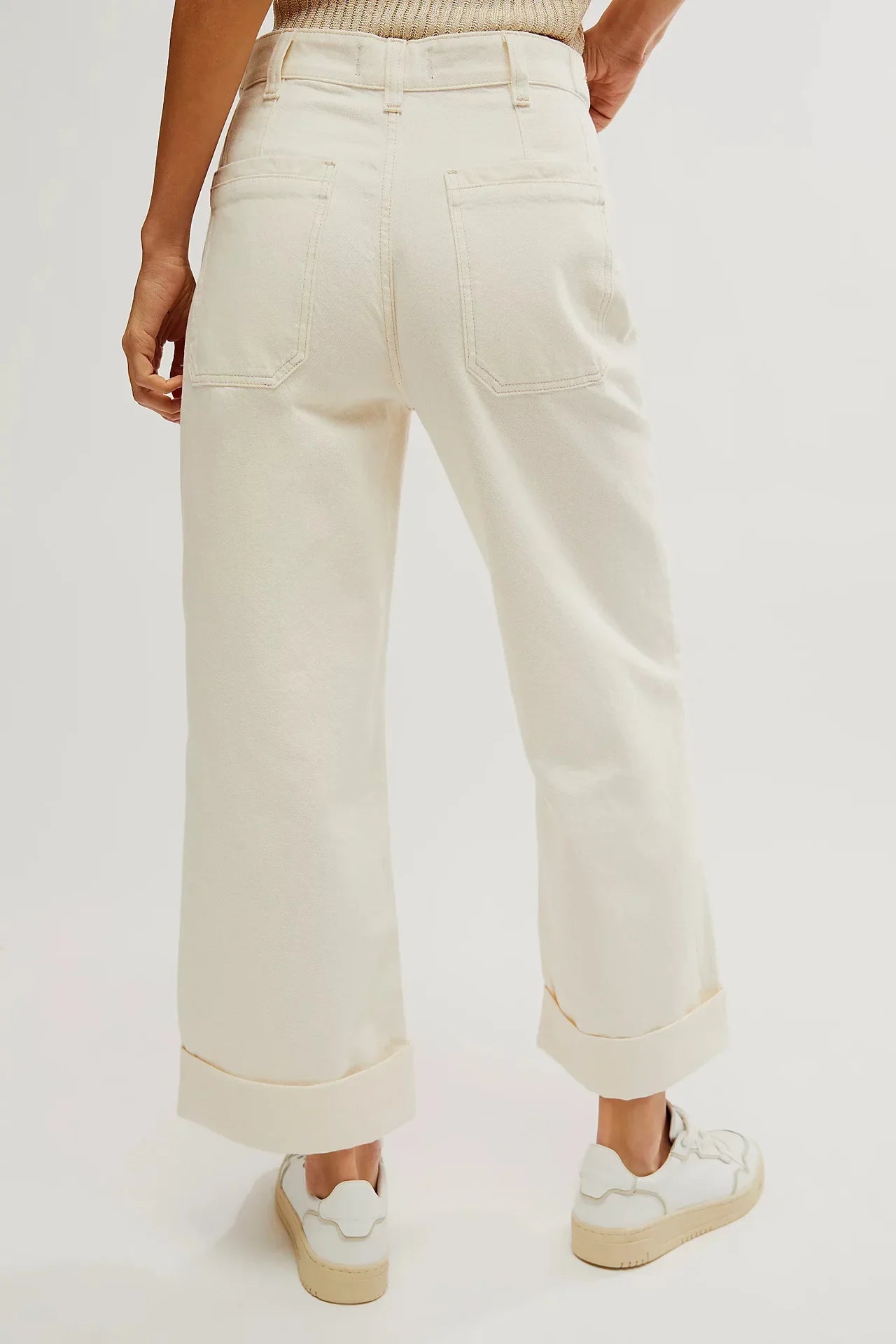 Noor | High Waist Patch Pocket Wide Leg Denim Jeans - View 14