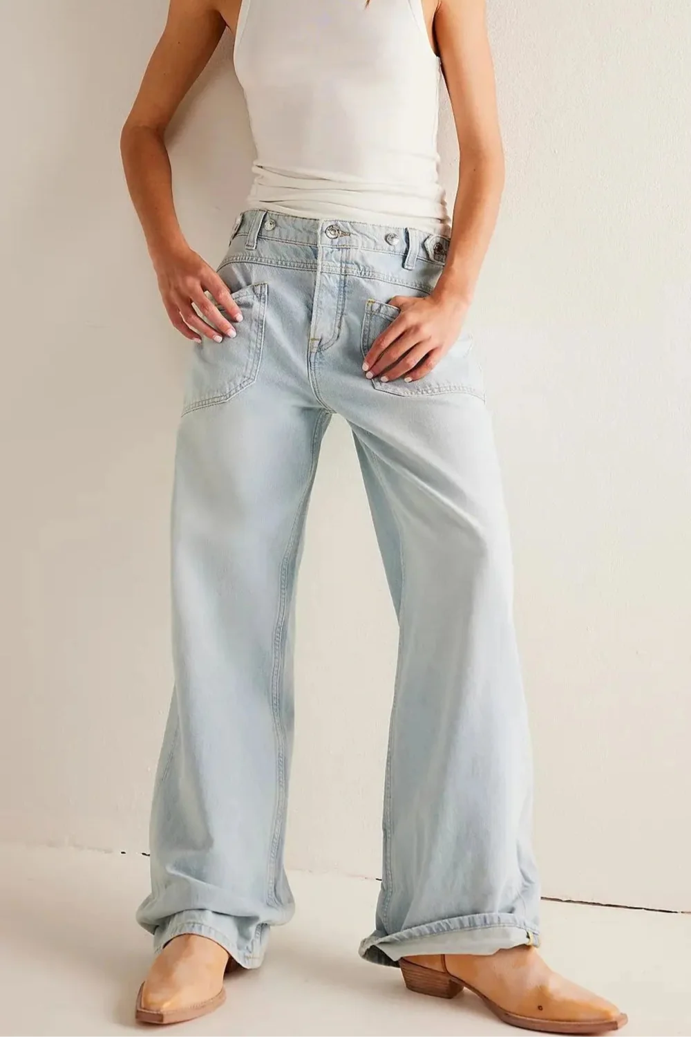 Noor | High Waist Patch Pocket Wide Leg Denim Jeans - View 17